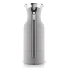 Carafe rafraîchissante Eva Solo à housse tissée, gris clair