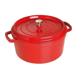 Cocotte en fonte ronde Staub 6,7 l, rouge