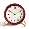 Horloge de table Arne Jacobsen rouge bordeaux, bordeaux