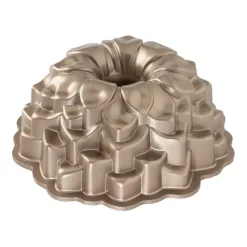 Nordic Ware Blossom moule à gâteau bundt, 2,4 L