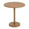 Table en acier Linear Ø70 cm, Burnt orange