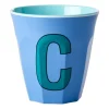 Tasse en mélamine Rice medium lettre C 30 cl, New dusty blue
